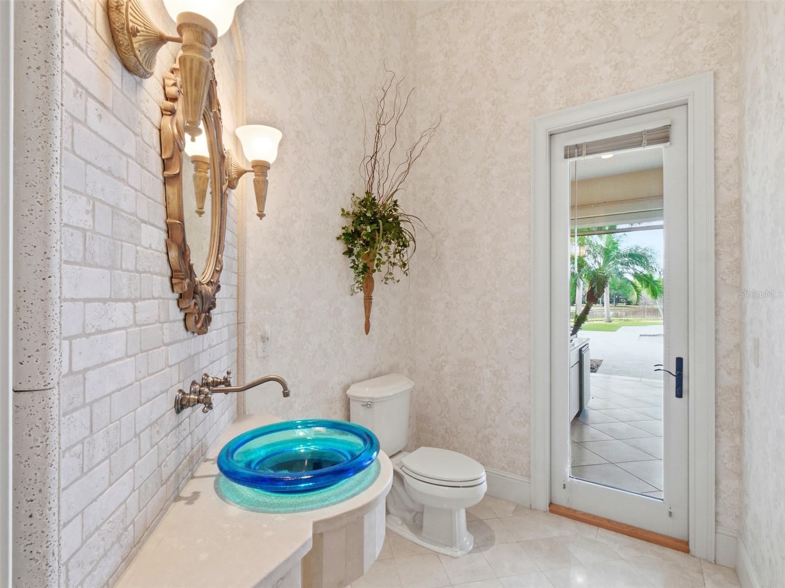 Image 22 of 82 For 10084 Tavistock Road