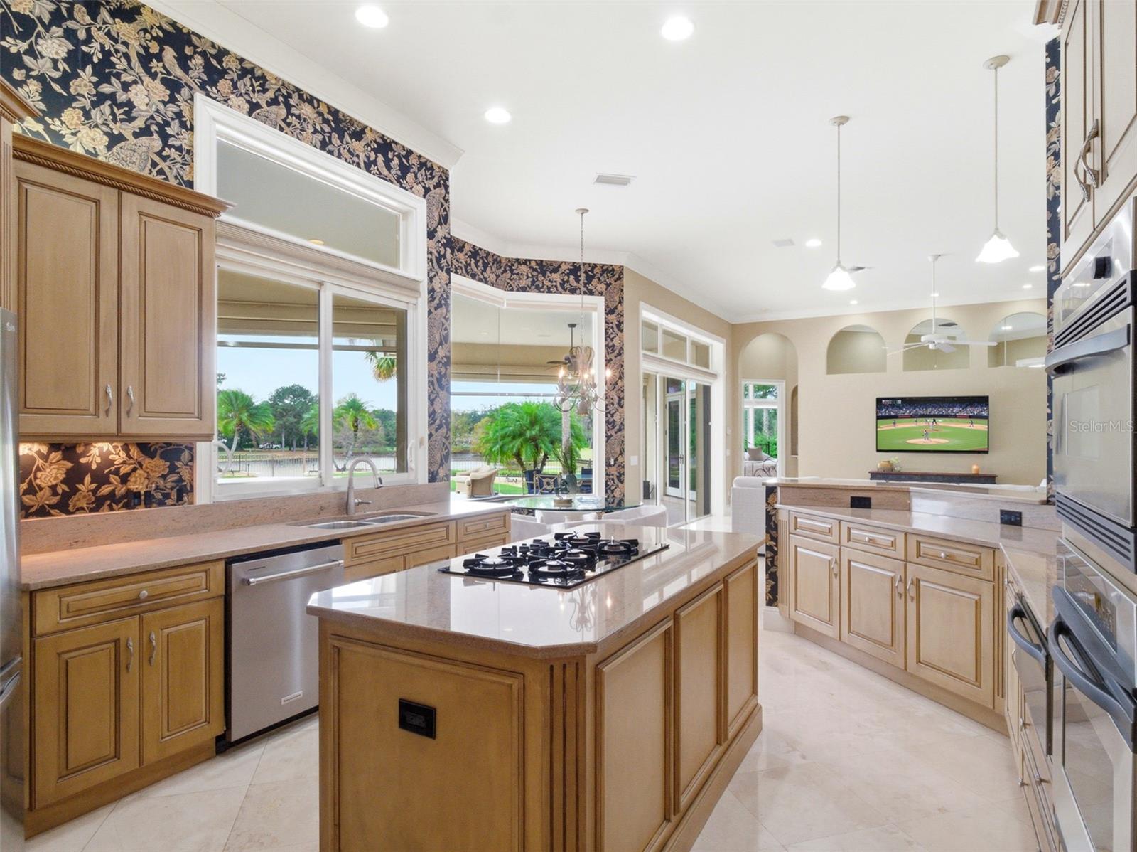 Image 32 of 82 For 10084 Tavistock Road