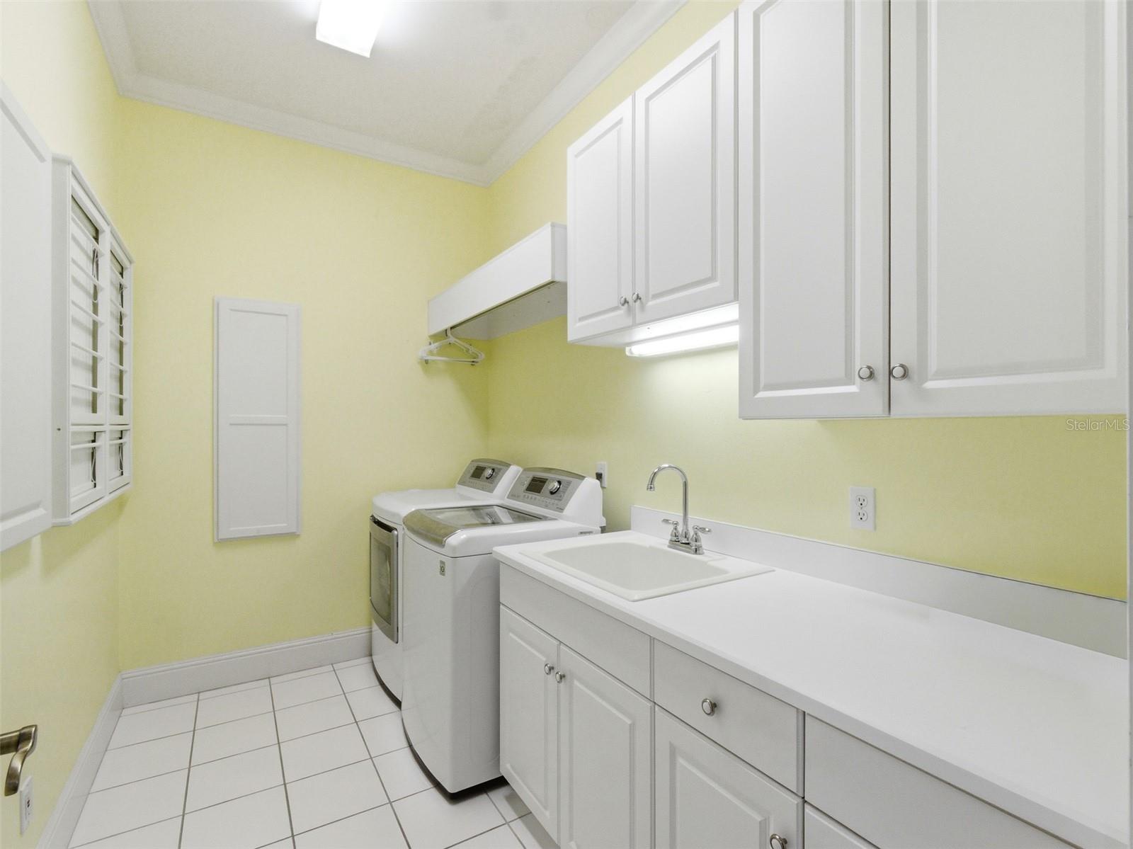 Image 53 of 82 For 10084 Tavistock Road