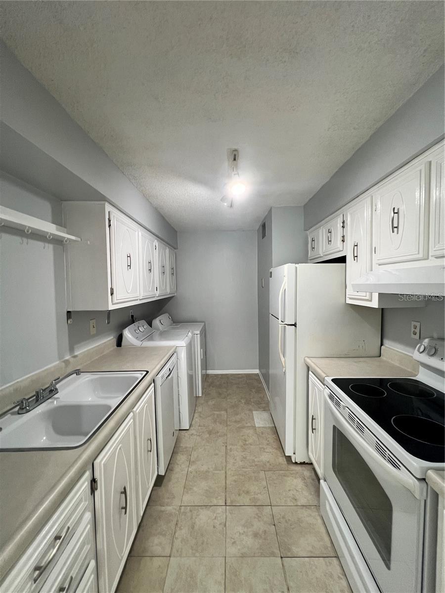 Image 7 of 23 For 528 Orange Drive 21