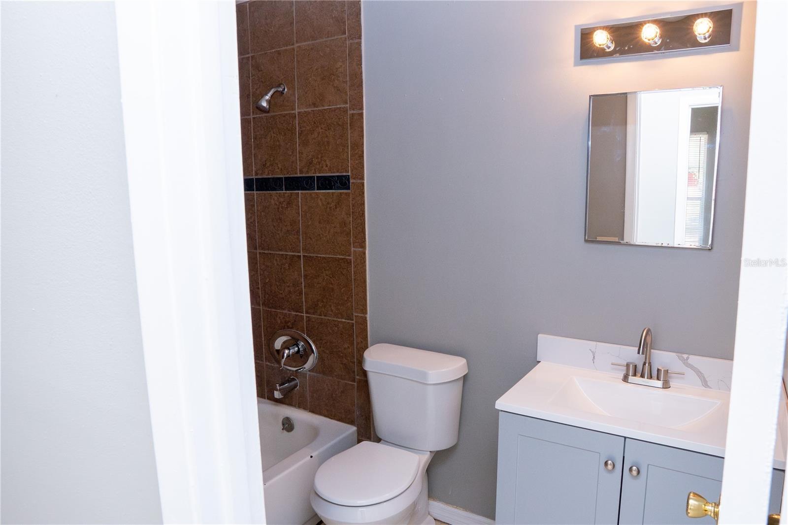 Image 11 of 27 For 434 17th Street