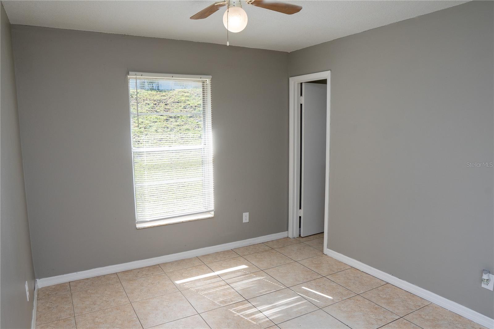 Image 13 of 27 For 434 17th Street