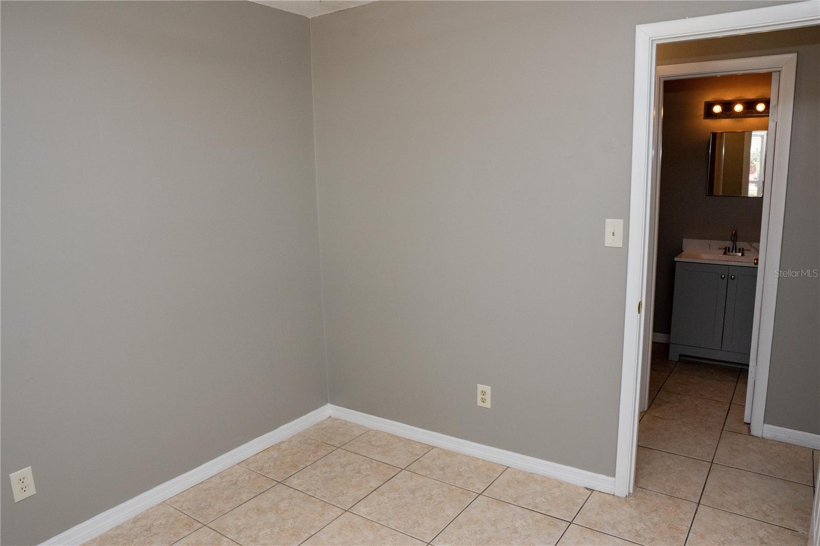 Image 23 of 27 For 434 17th Street