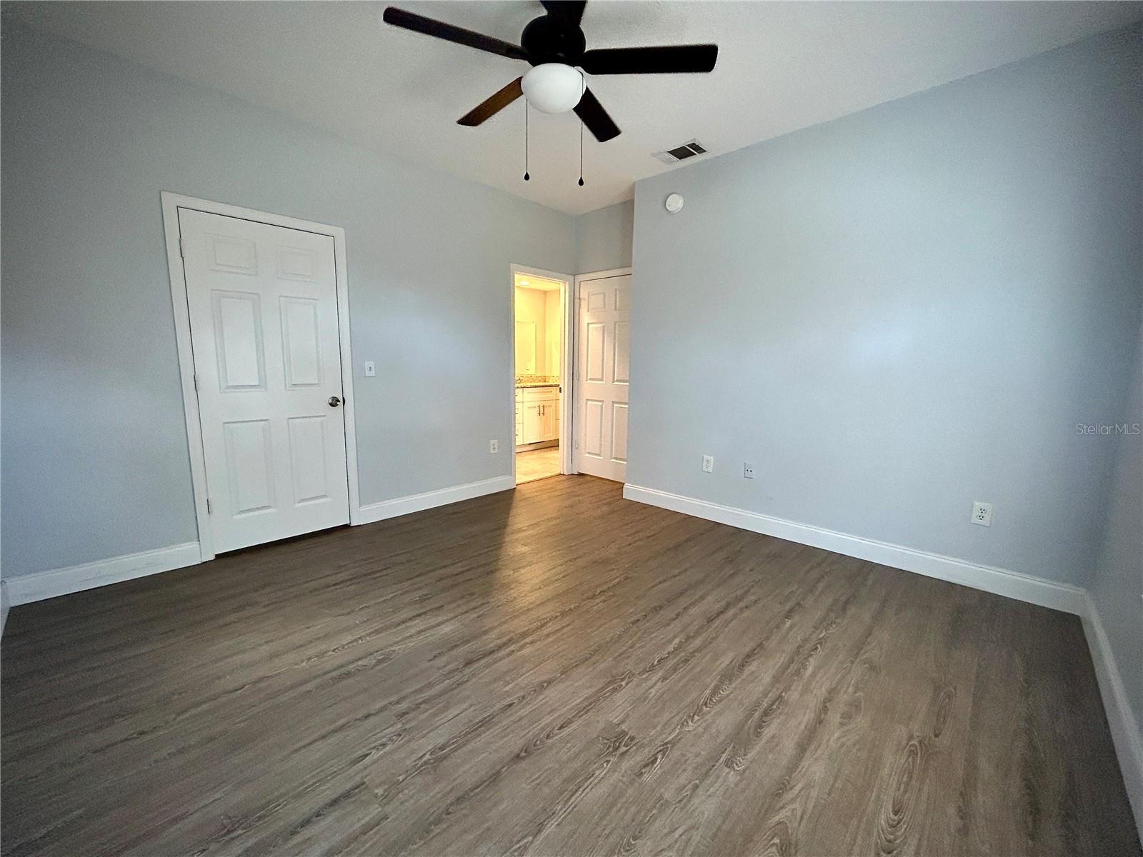 Image 14 of 26 For 143 Villa Di Este Terrace 201