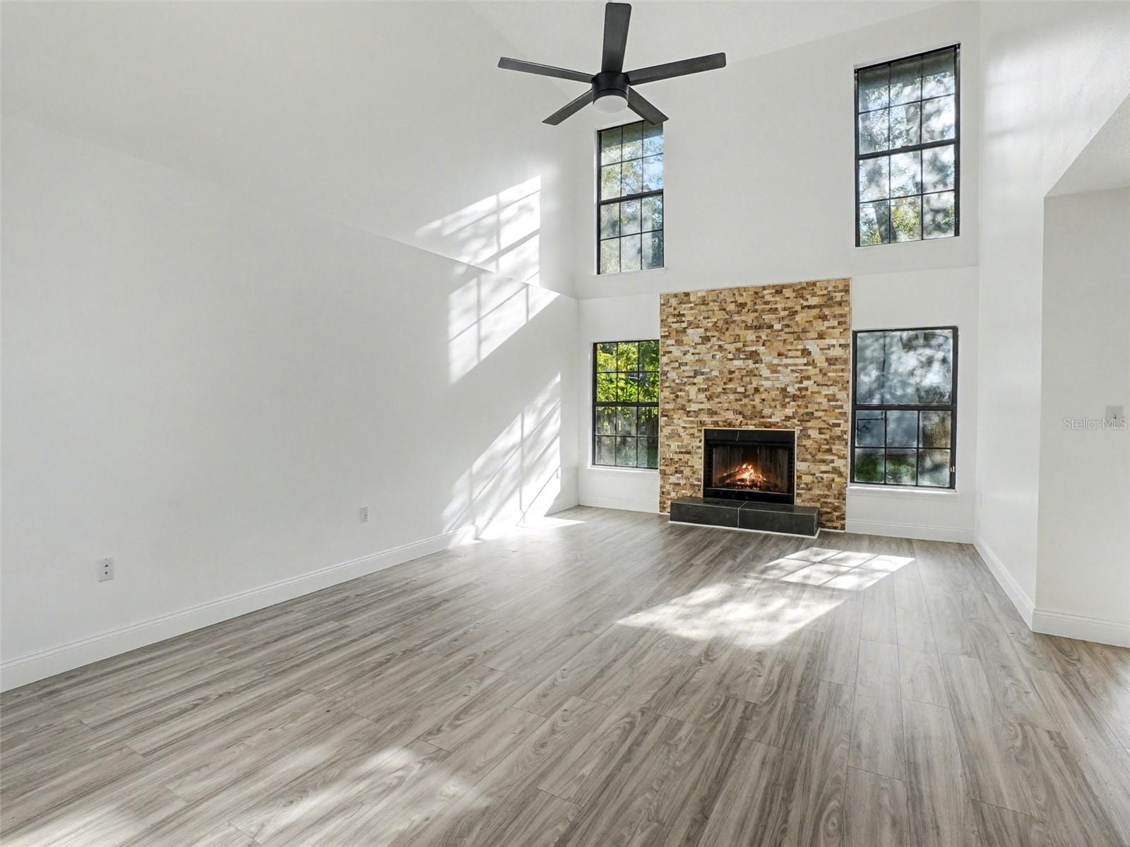 Image 13 of 42 For 1196 Indian Bluff