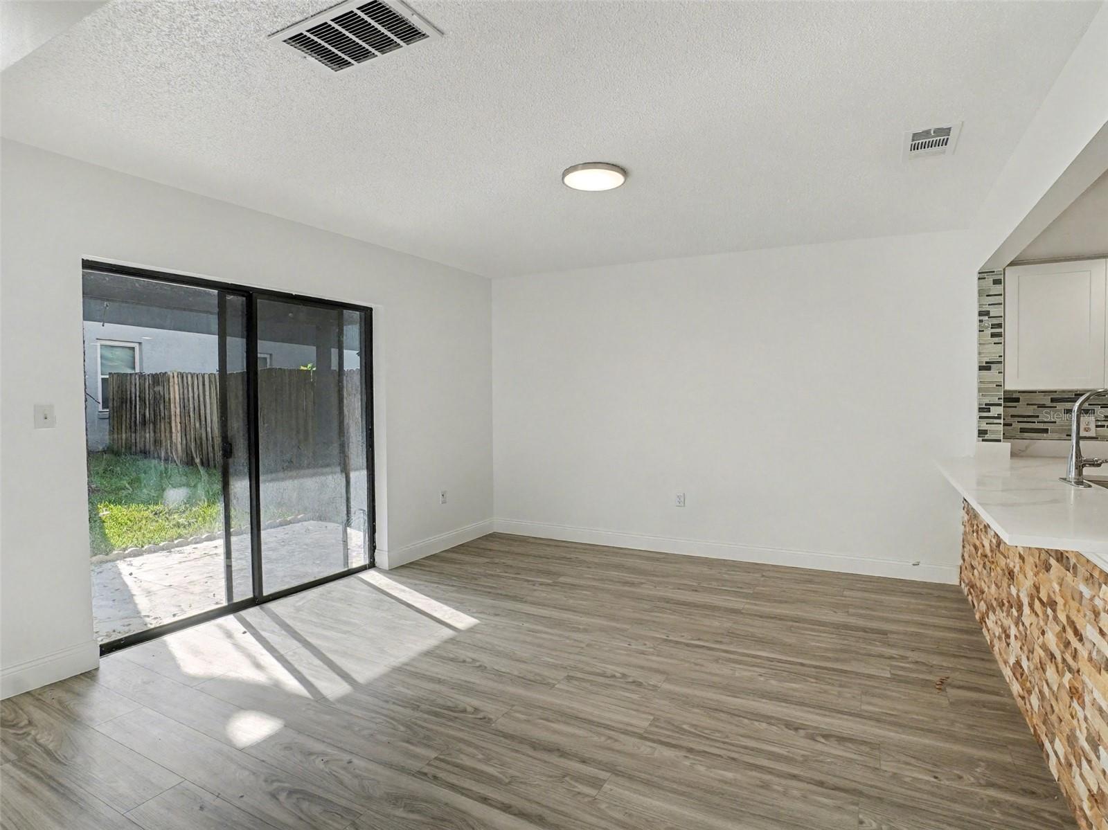 Image 16 of 42 For 1196 Indian Bluff