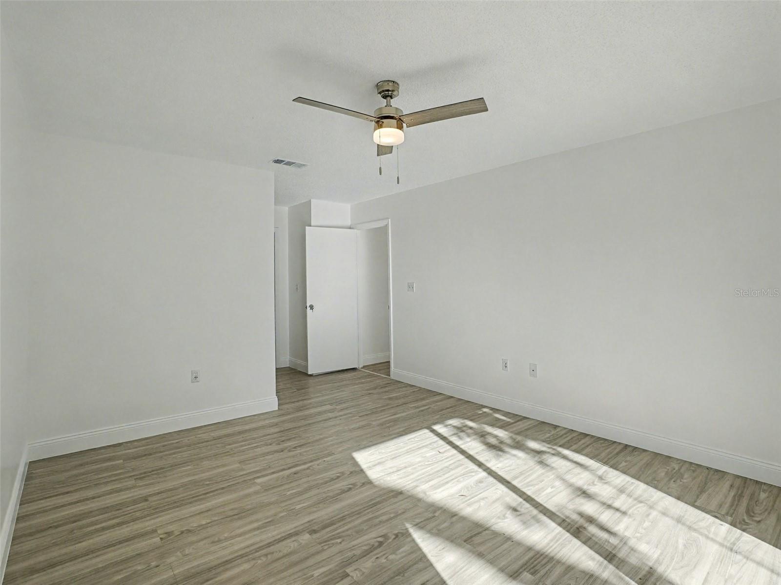 Image 25 of 42 For 1196 Indian Bluff