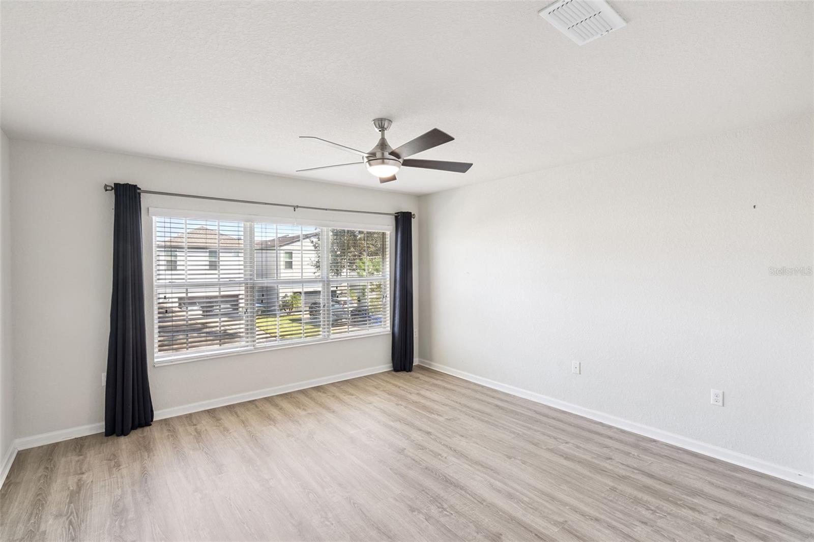 Image 19 of 32 For 7777 Moser Avenue