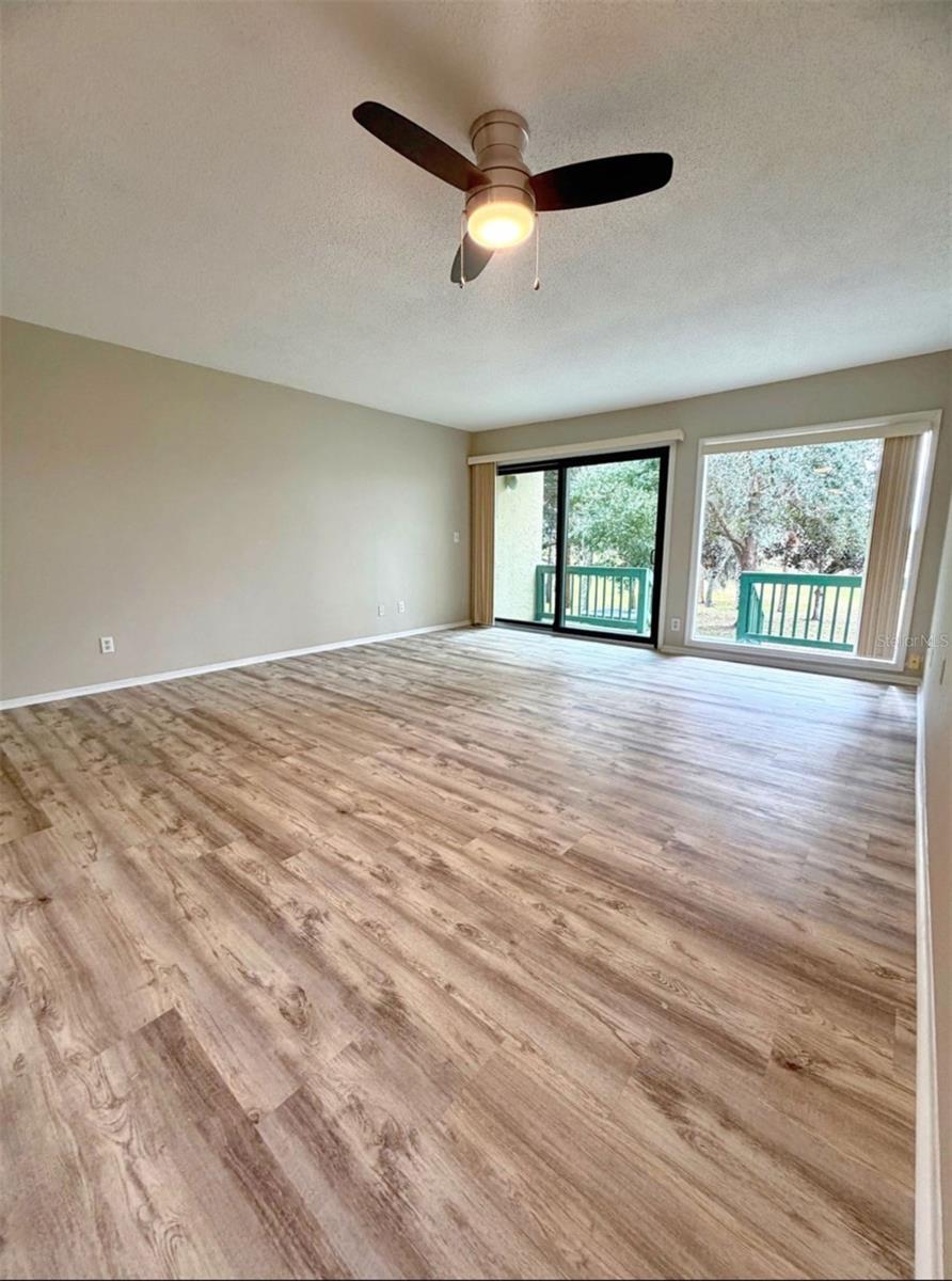 Image 5 of 15 For 257 Club House Boulevard