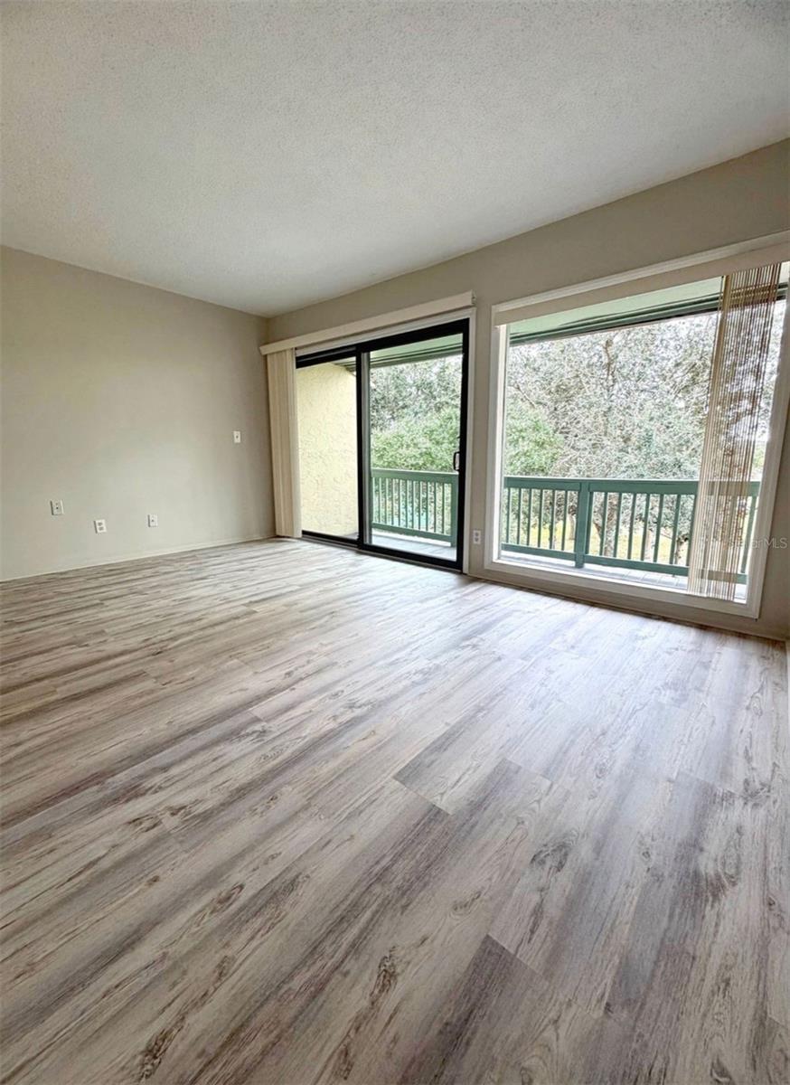 Image 6 of 15 For 257 Club House Boulevard