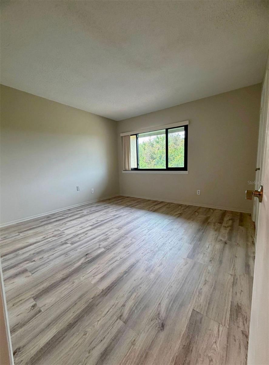 Image 8 of 15 For 257 Club House Boulevard