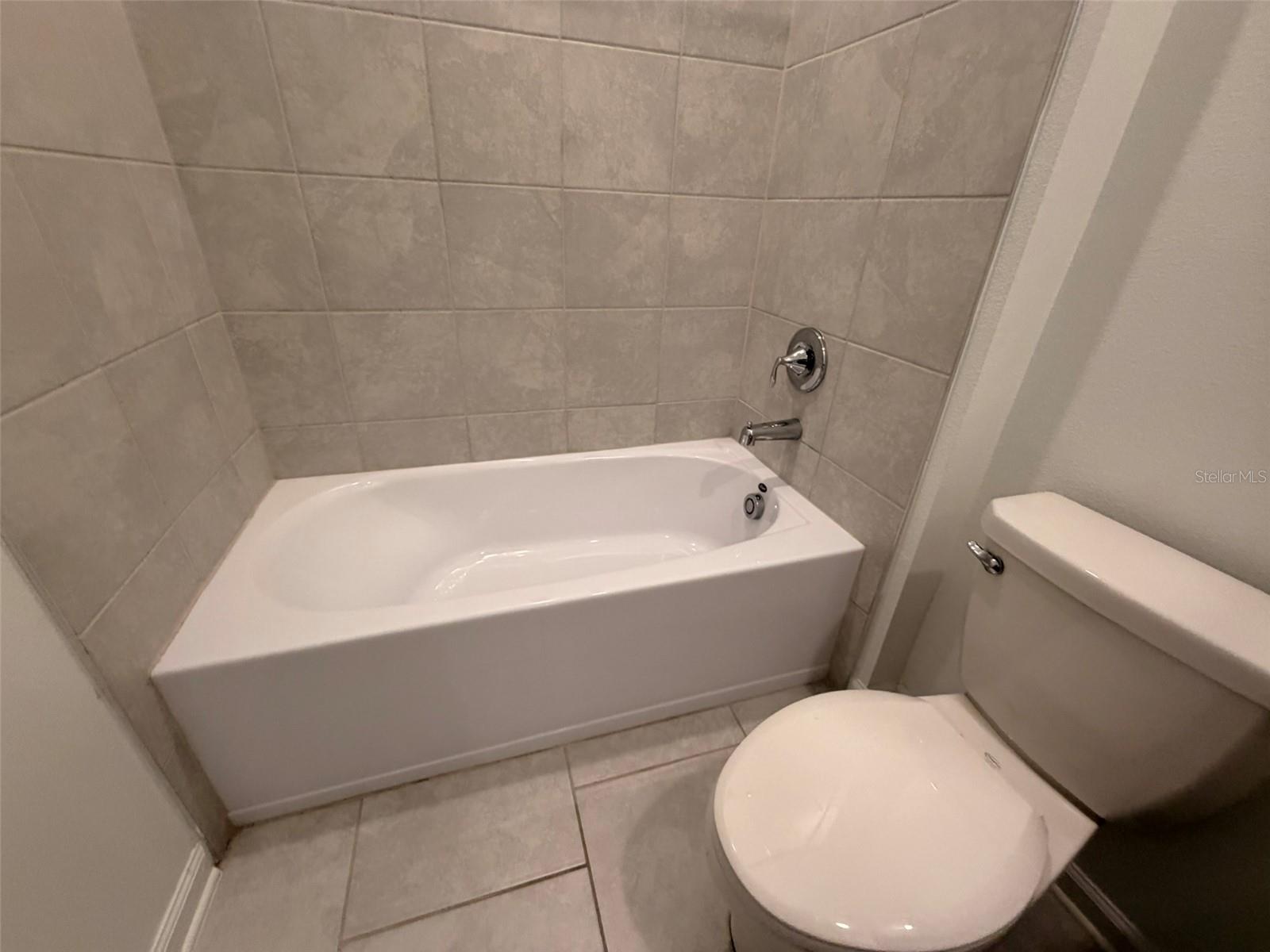 Image 19 of 41 For 2030 Shaggy Fisher Drive