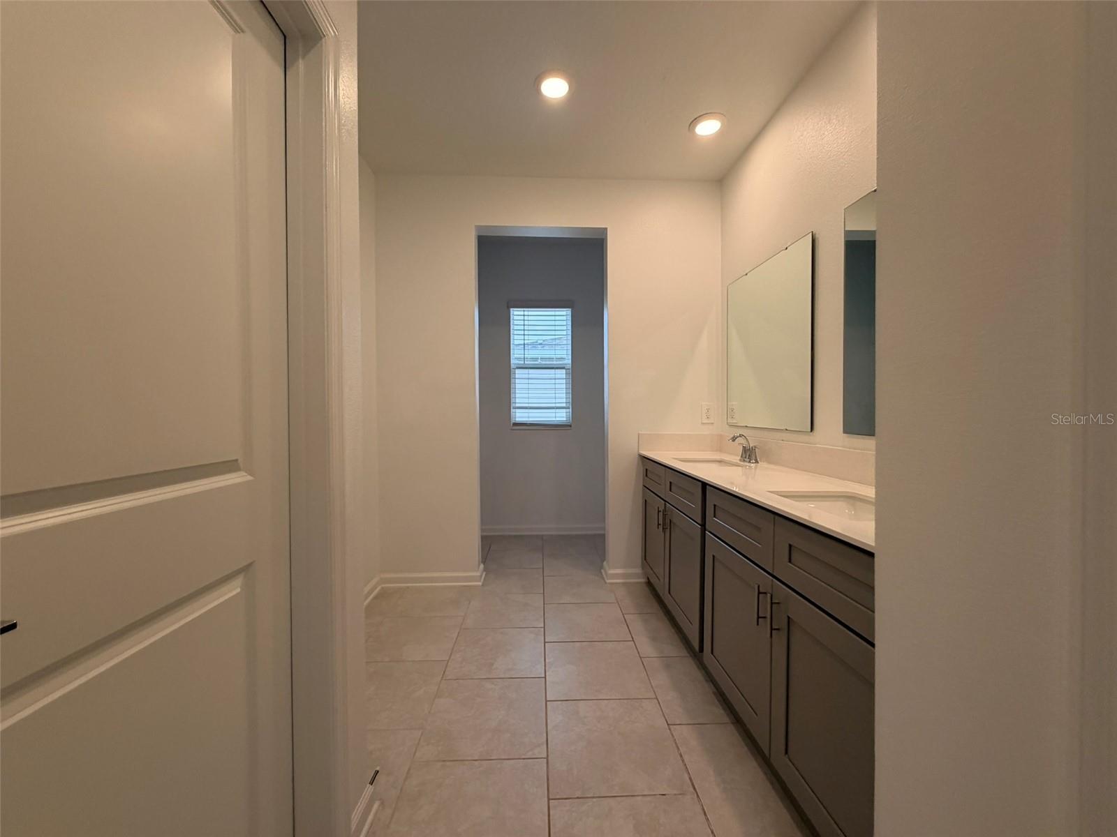 Image 25 of 41 For 2030 Shaggy Fisher Drive