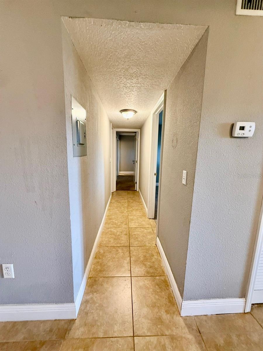 Image 10 of 20 For 900 Lake Destiny Road B