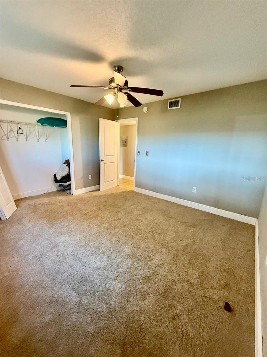 Image 14 of 20 For 900 Lake Destiny Road B