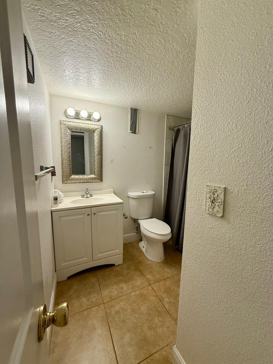 Image 15 of 20 For 900 Lake Destiny Road B