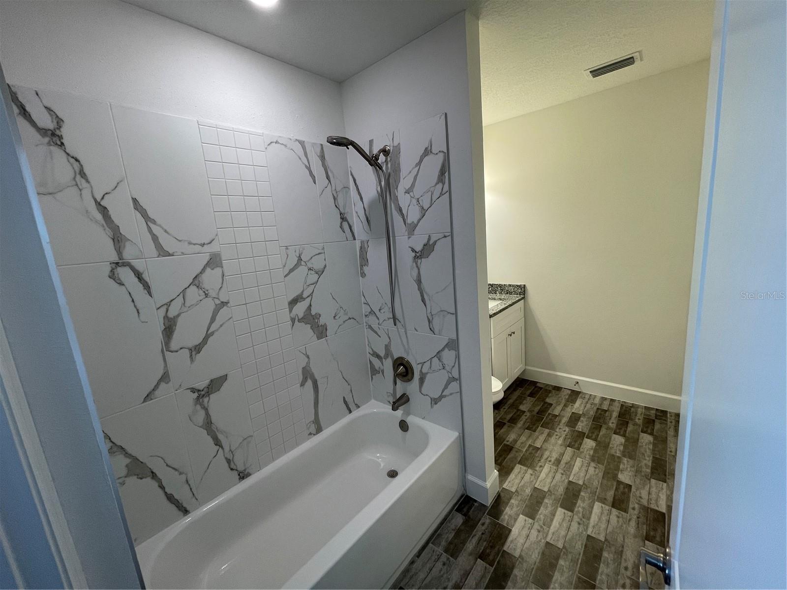 Image 12 of 38 For 16264 84th Court