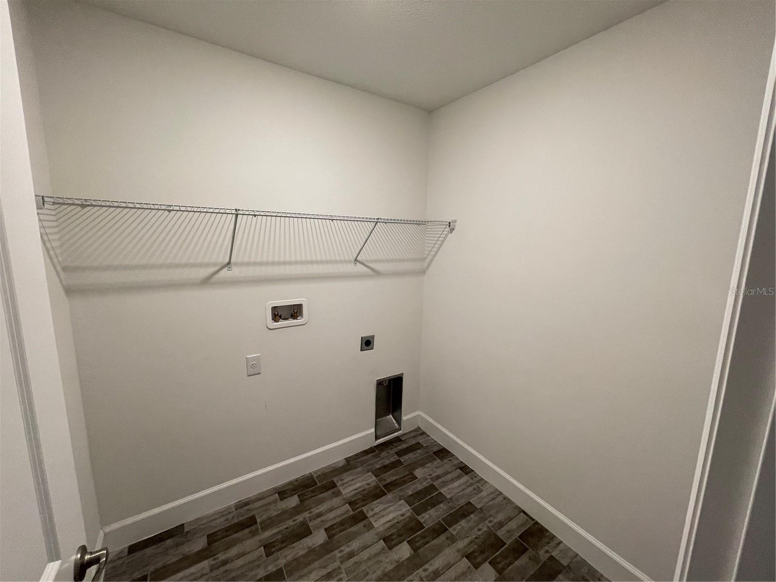 Image 14 of 38 For 16264 84th Court