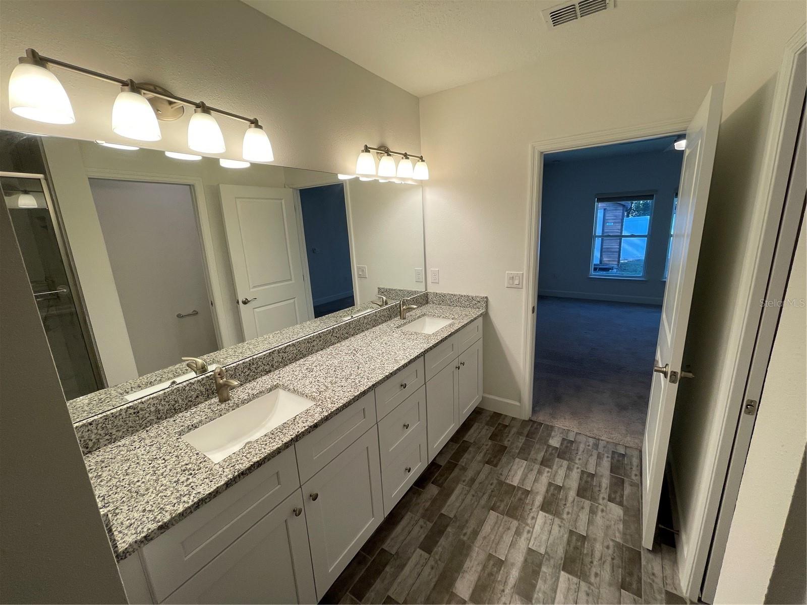 Image 24 of 38 For 16264 84th Court