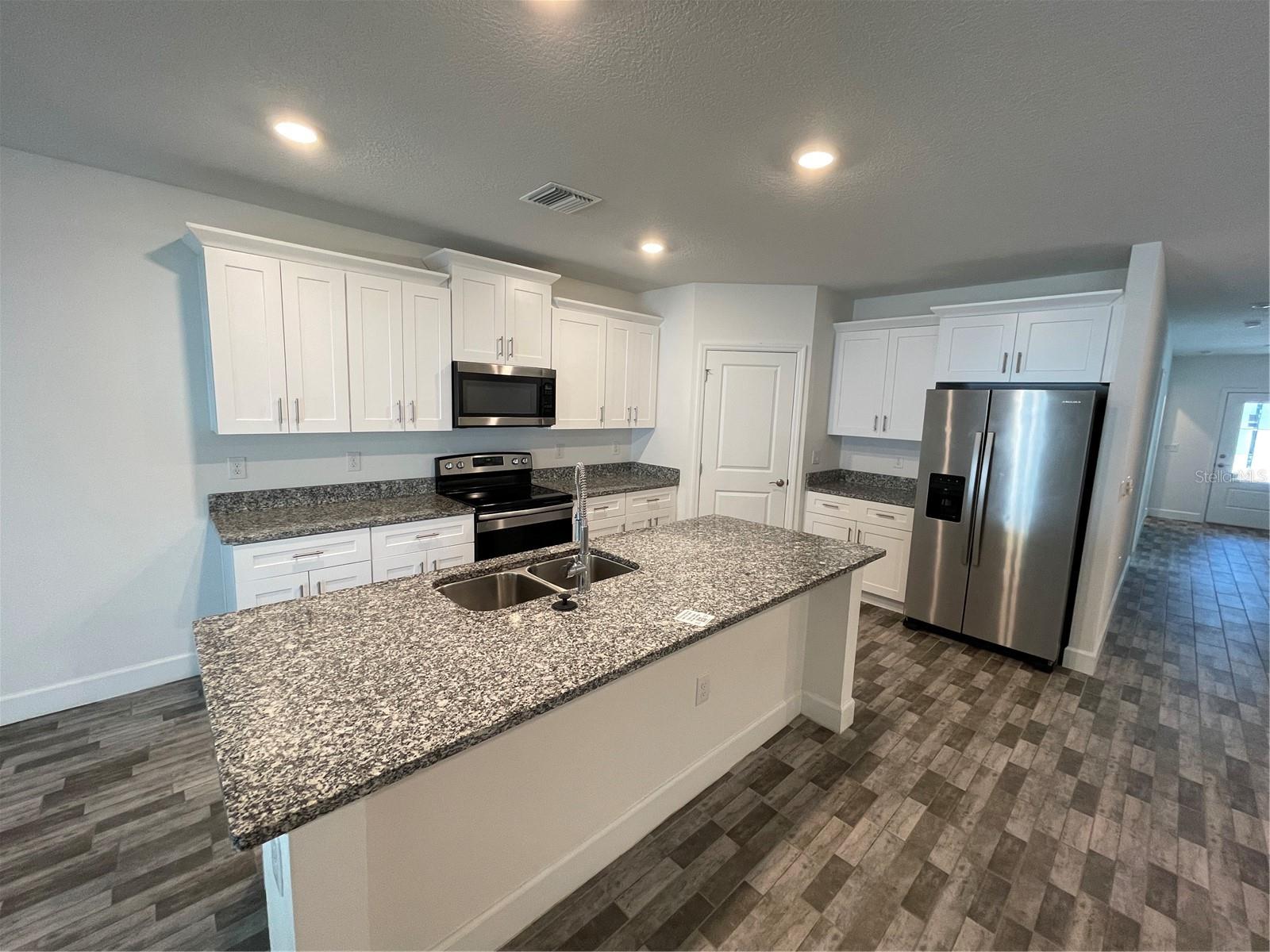 Image 3 of 38 For 16264 84th Court