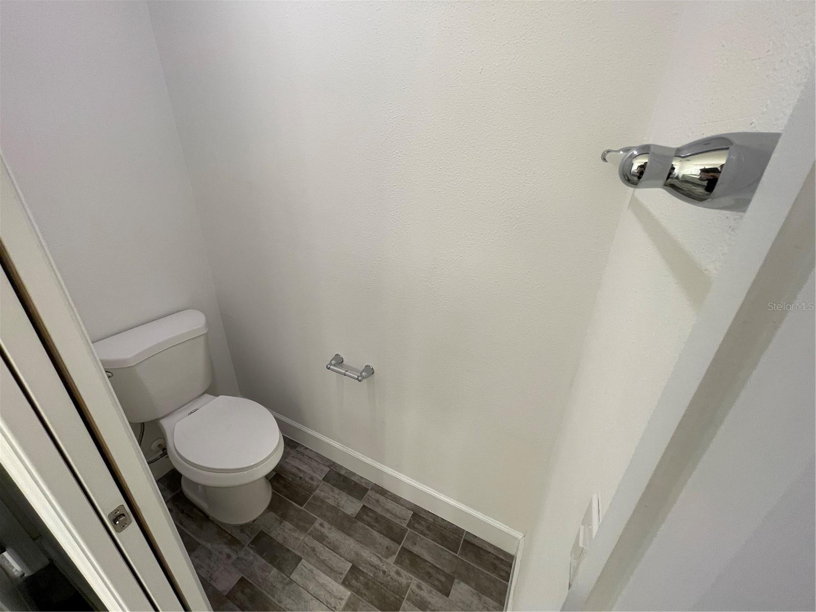 Image 9 of 38 For 16264 84th Court