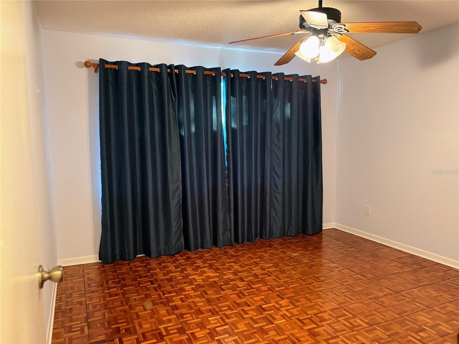 Image 8 of 11 For 608 Woodridge Drive