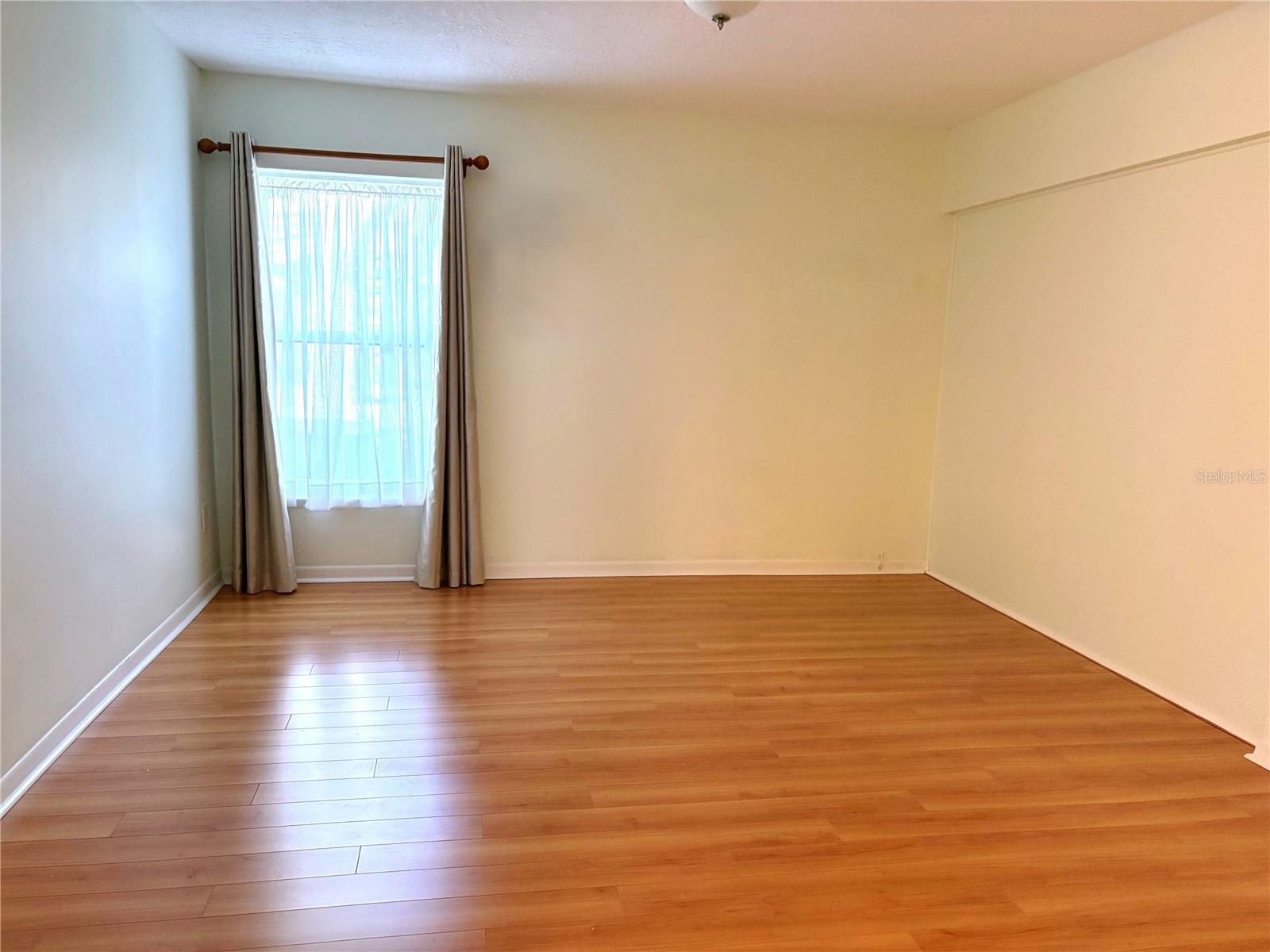 Image 9 of 11 For 608 Woodridge Drive