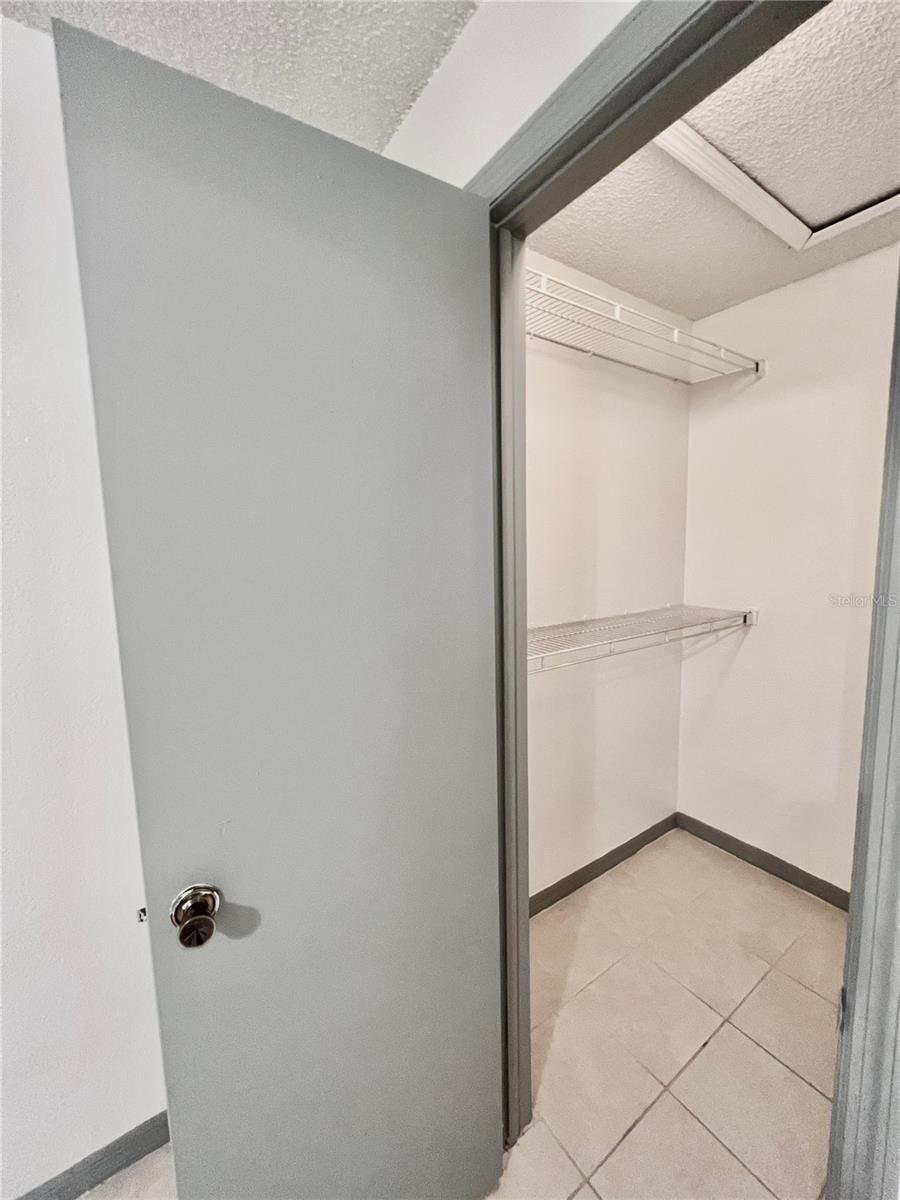 Image 8 of 12 For 5761 Gatlin Avenue 522