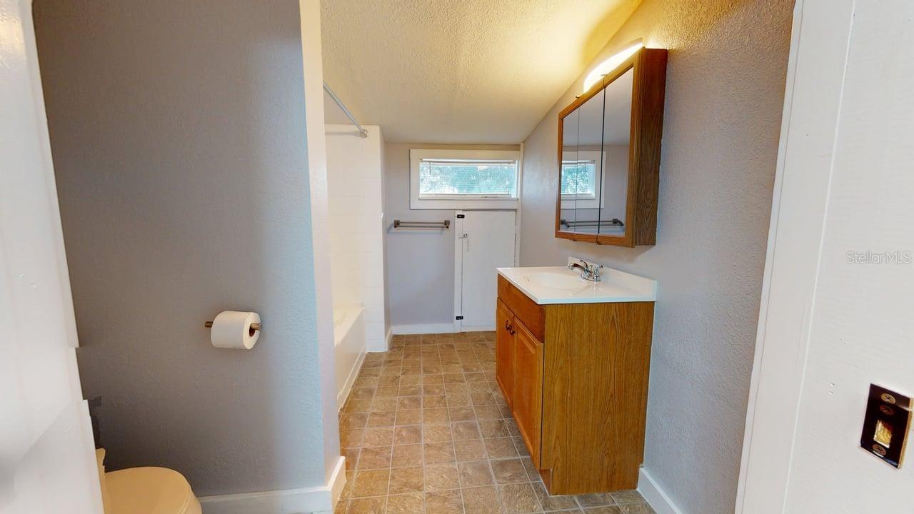 Image 17 of 30 For 112 Chandler Avenue