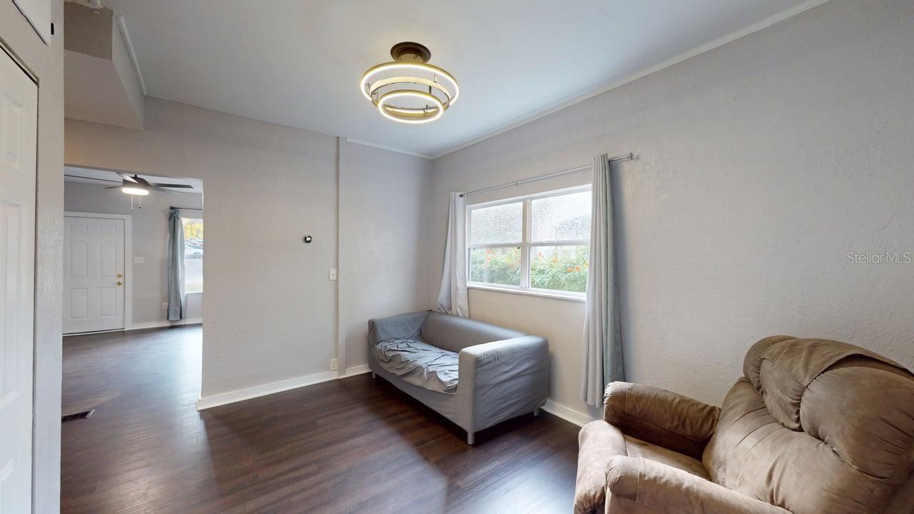 Image 9 of 30 For 112 Chandler Avenue