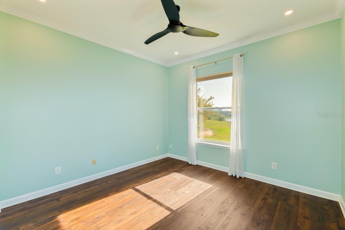 Image 21 of 30 For 7704 Kings Passage Avenue