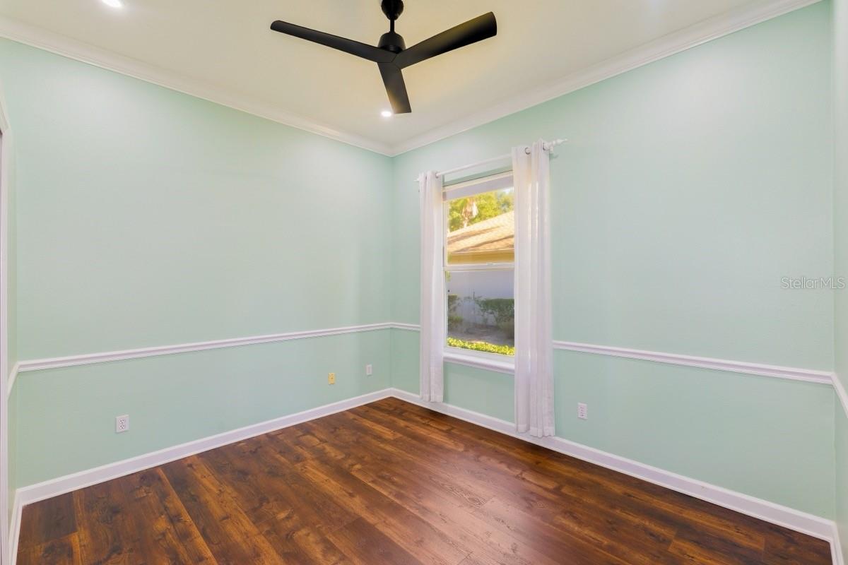 Image 23 of 30 For 7704 Kings Passage Avenue