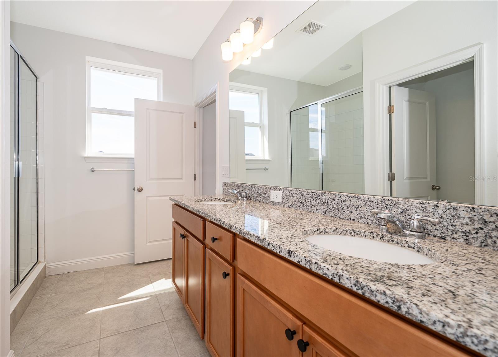 Image 17 of 30 For 2949 Voyager Avenue