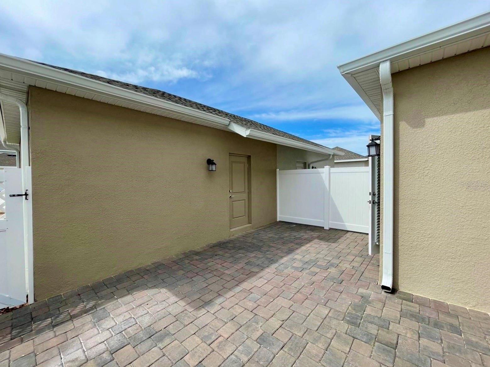 Image 14 of 19 For 13946 Title Way