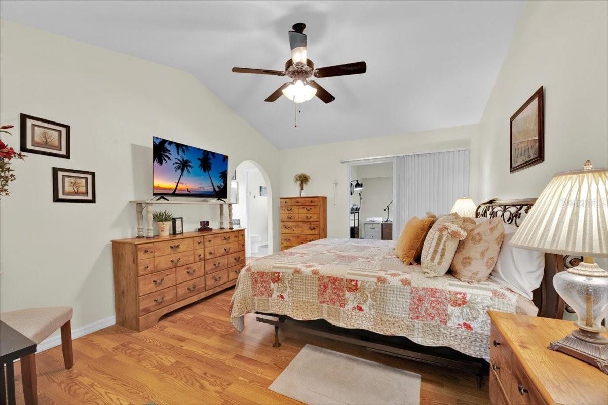 Image 12 of 45 For 520 Sweetwater Way