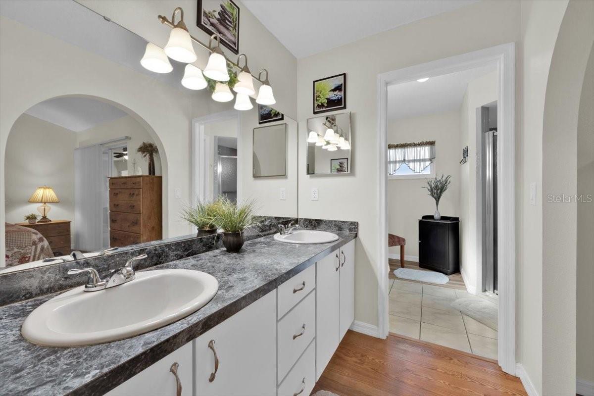 Image 13 of 45 For 520 Sweetwater Way