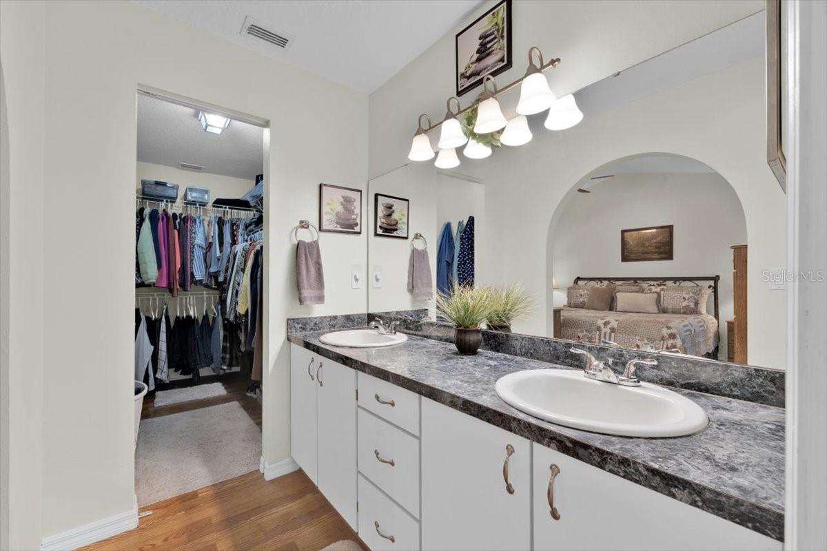 Image 15 of 45 For 520 Sweetwater Way