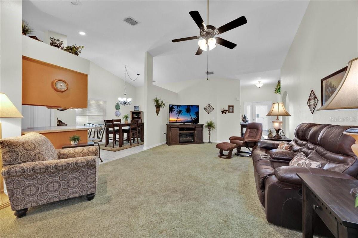 Image 4 of 45 For 520 Sweetwater Way