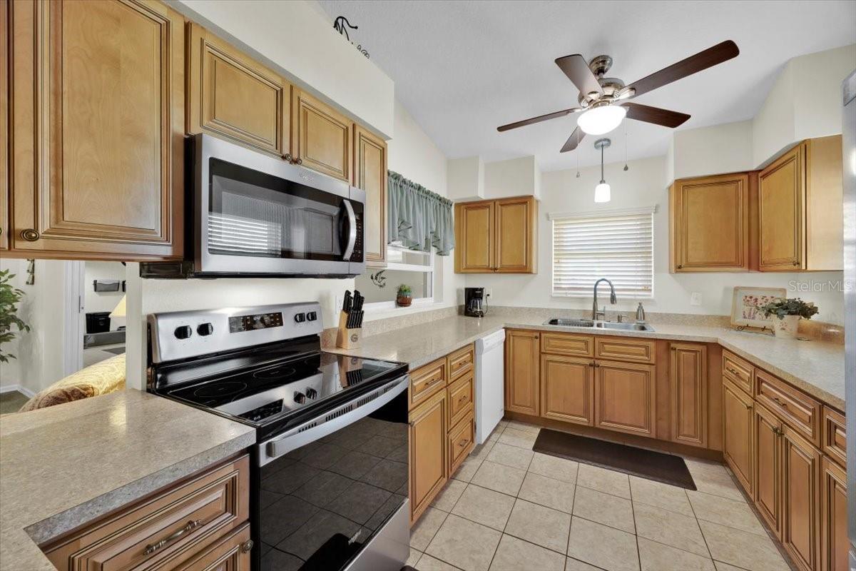 Image 7 of 45 For 520 Sweetwater Way