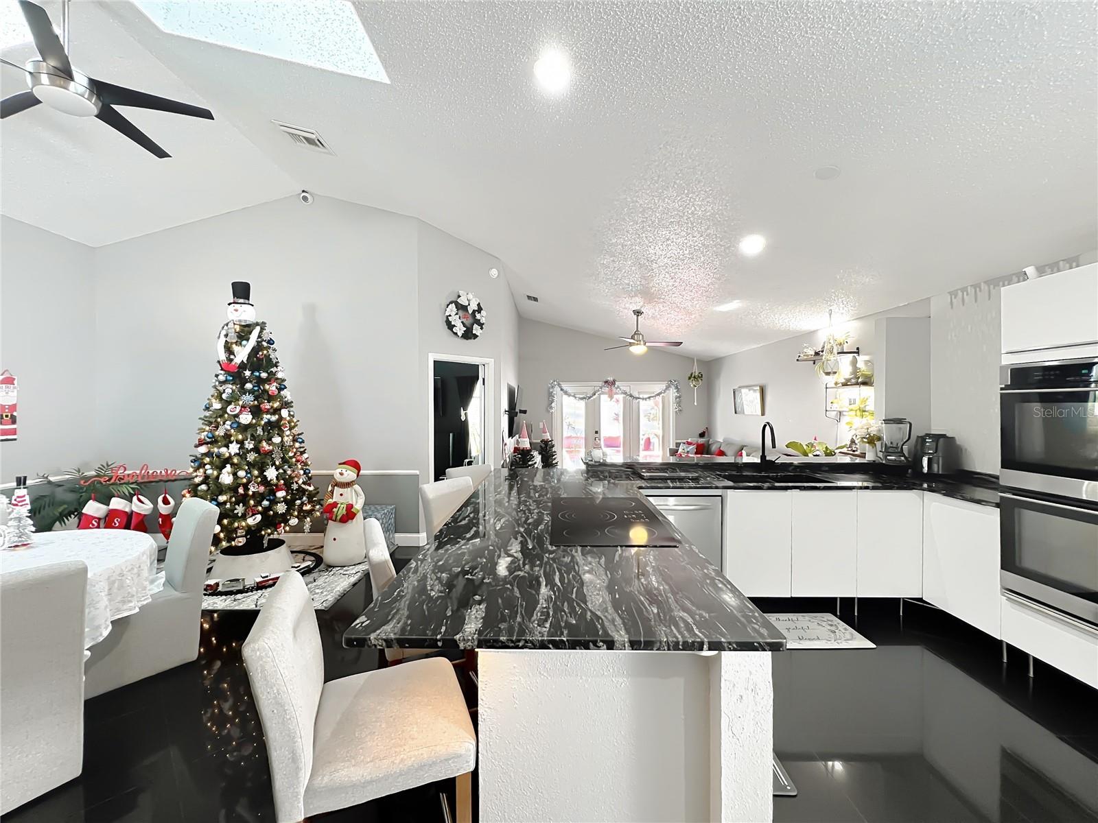 Image 11 of 47 For 2118 Meadowmouse Street