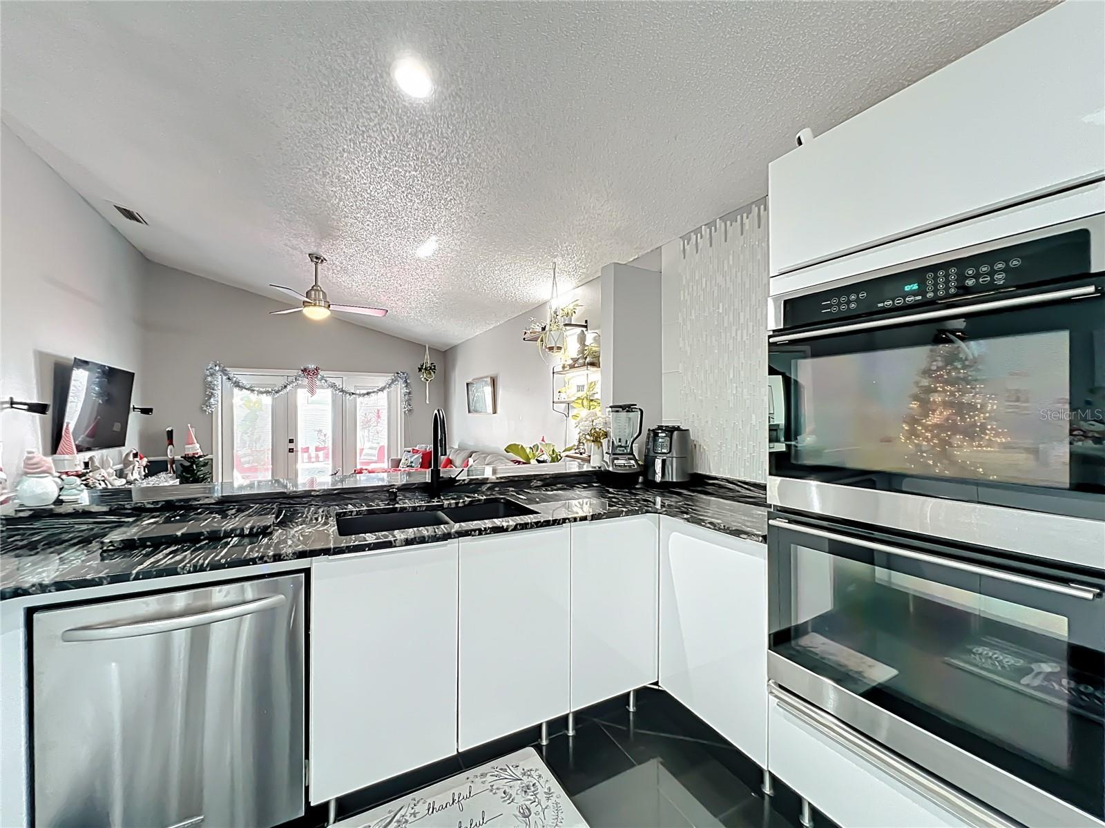 Image 12 of 47 For 2118 Meadowmouse Street