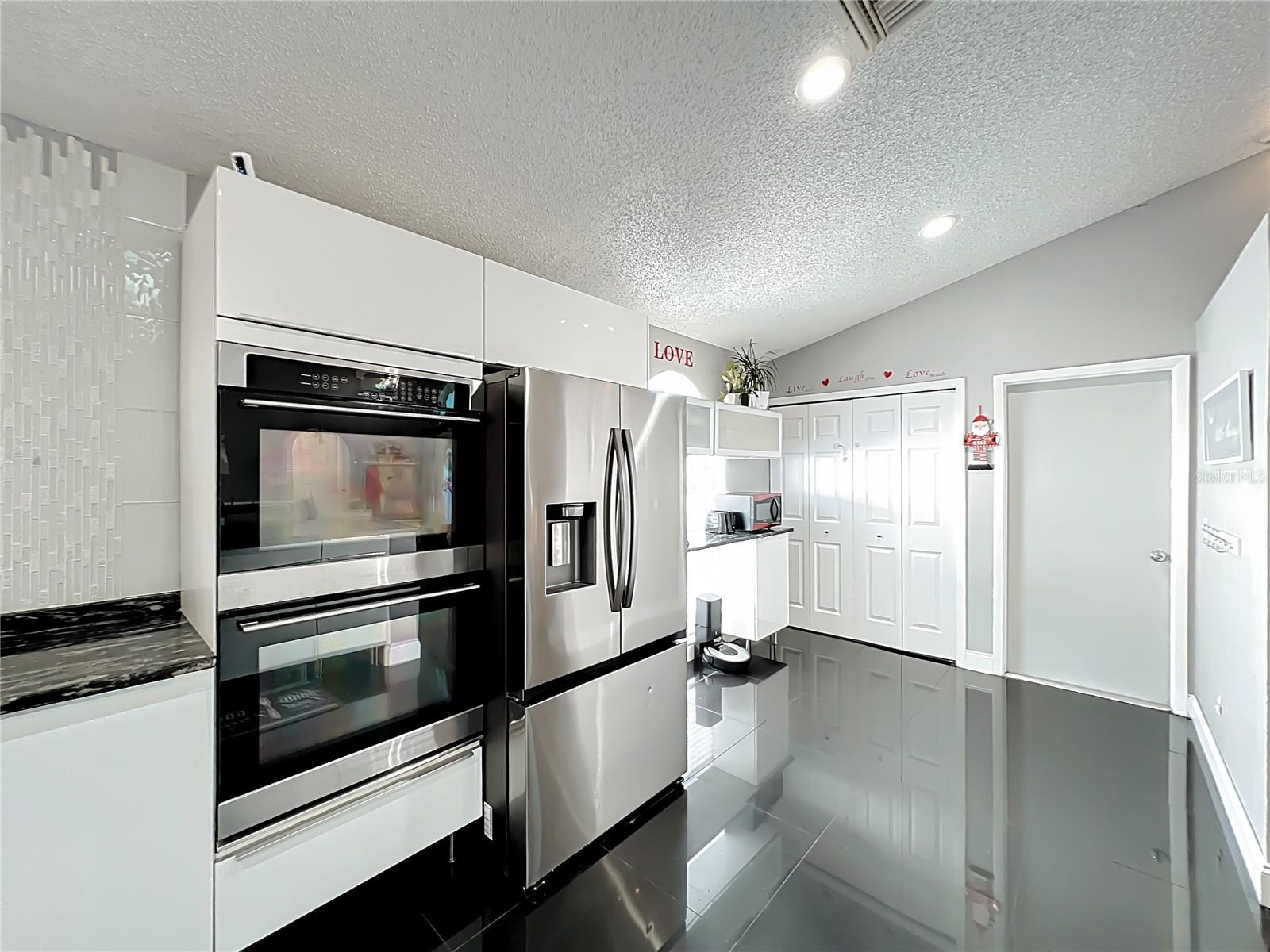 Image 13 of 47 For 2118 Meadowmouse Street