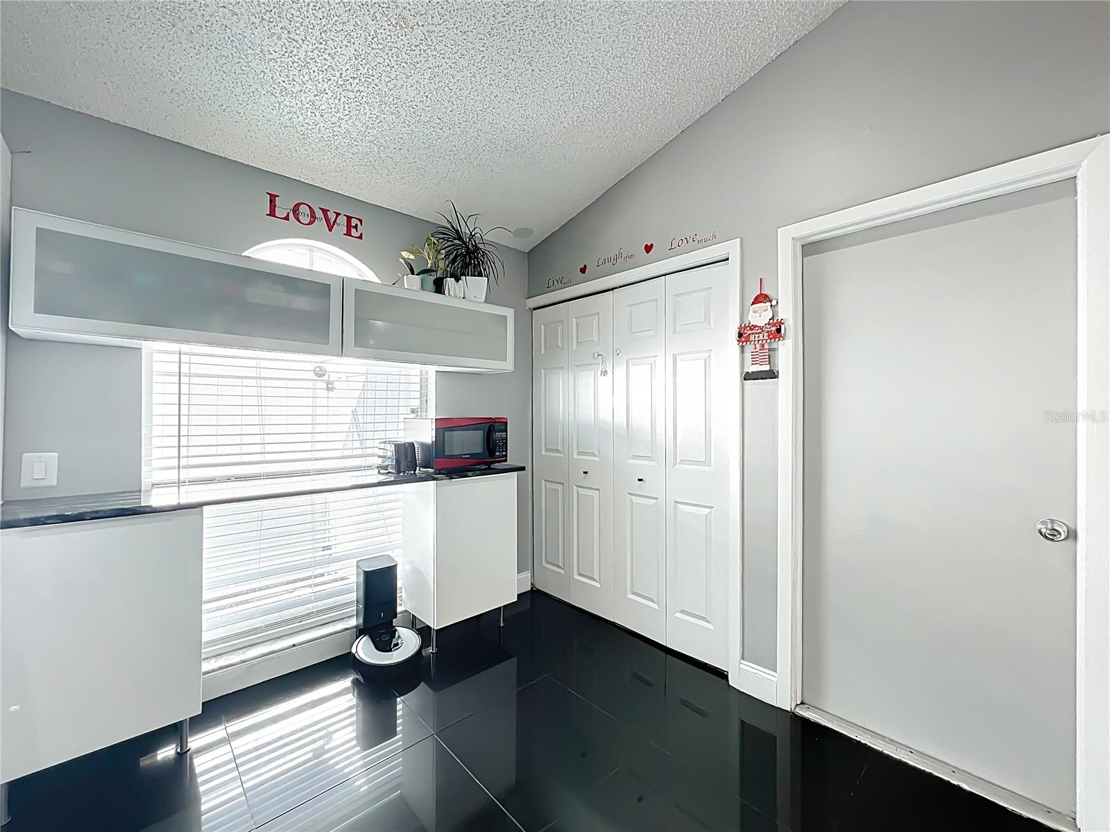 Image 14 of 47 For 2118 Meadowmouse Street