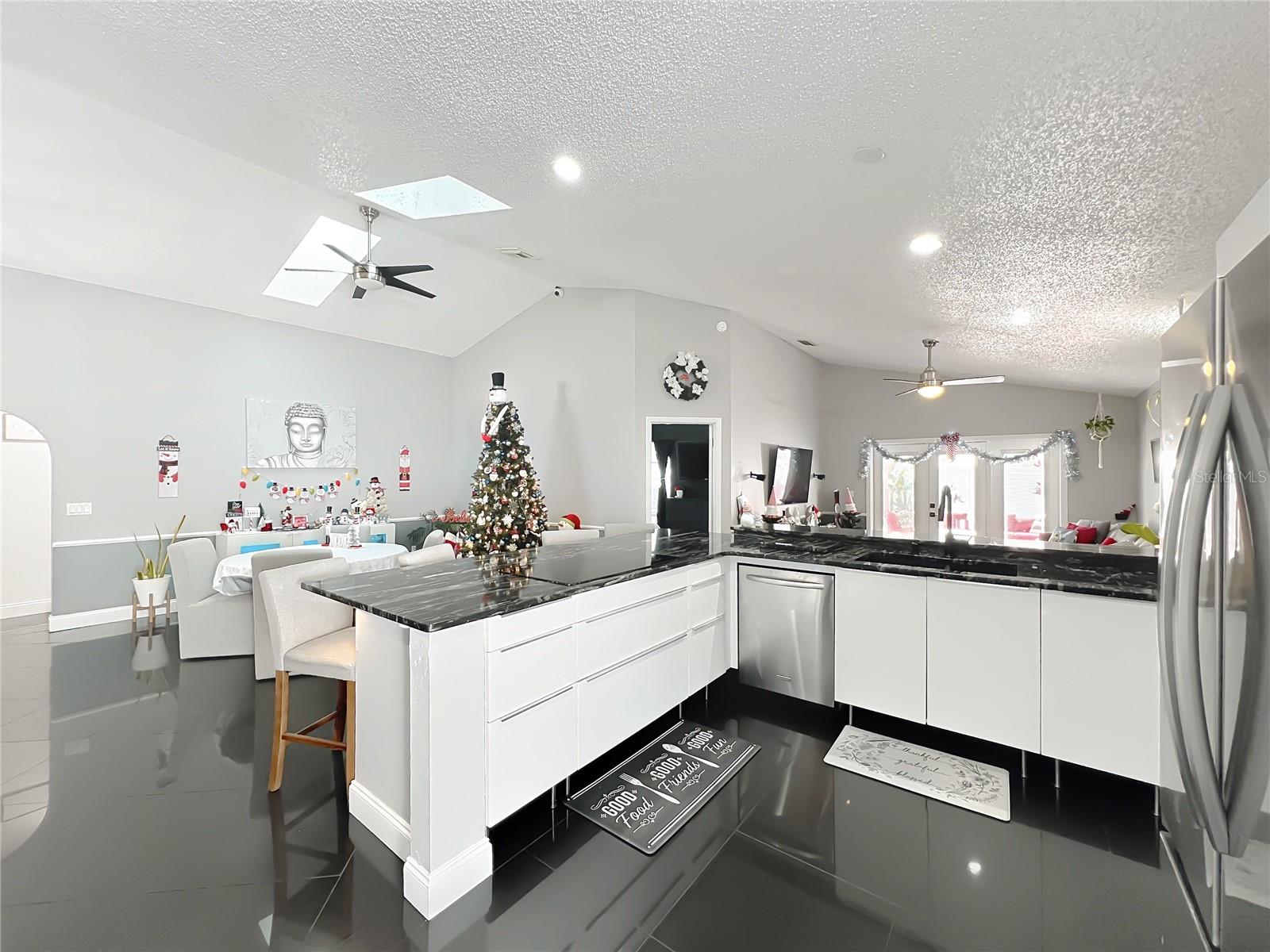 Image 15 of 47 For 2118 Meadowmouse Street