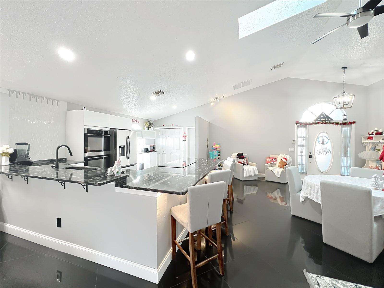 Image 16 of 47 For 2118 Meadowmouse Street