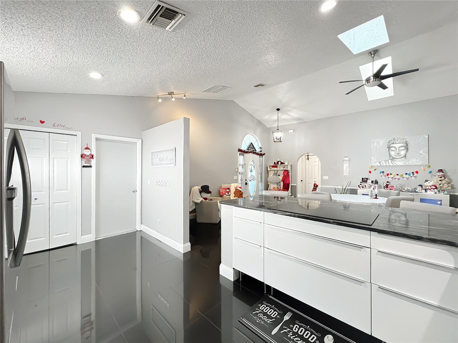 Image 17 of 47 For 2118 Meadowmouse Street