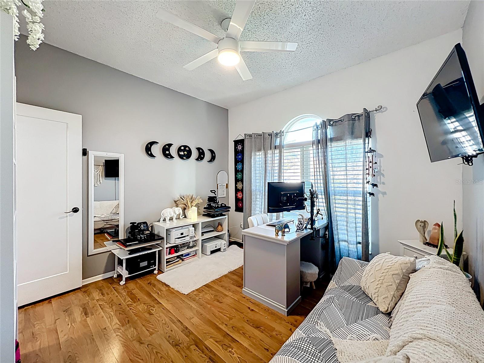 Image 32 of 47 For 2118 Meadowmouse Street