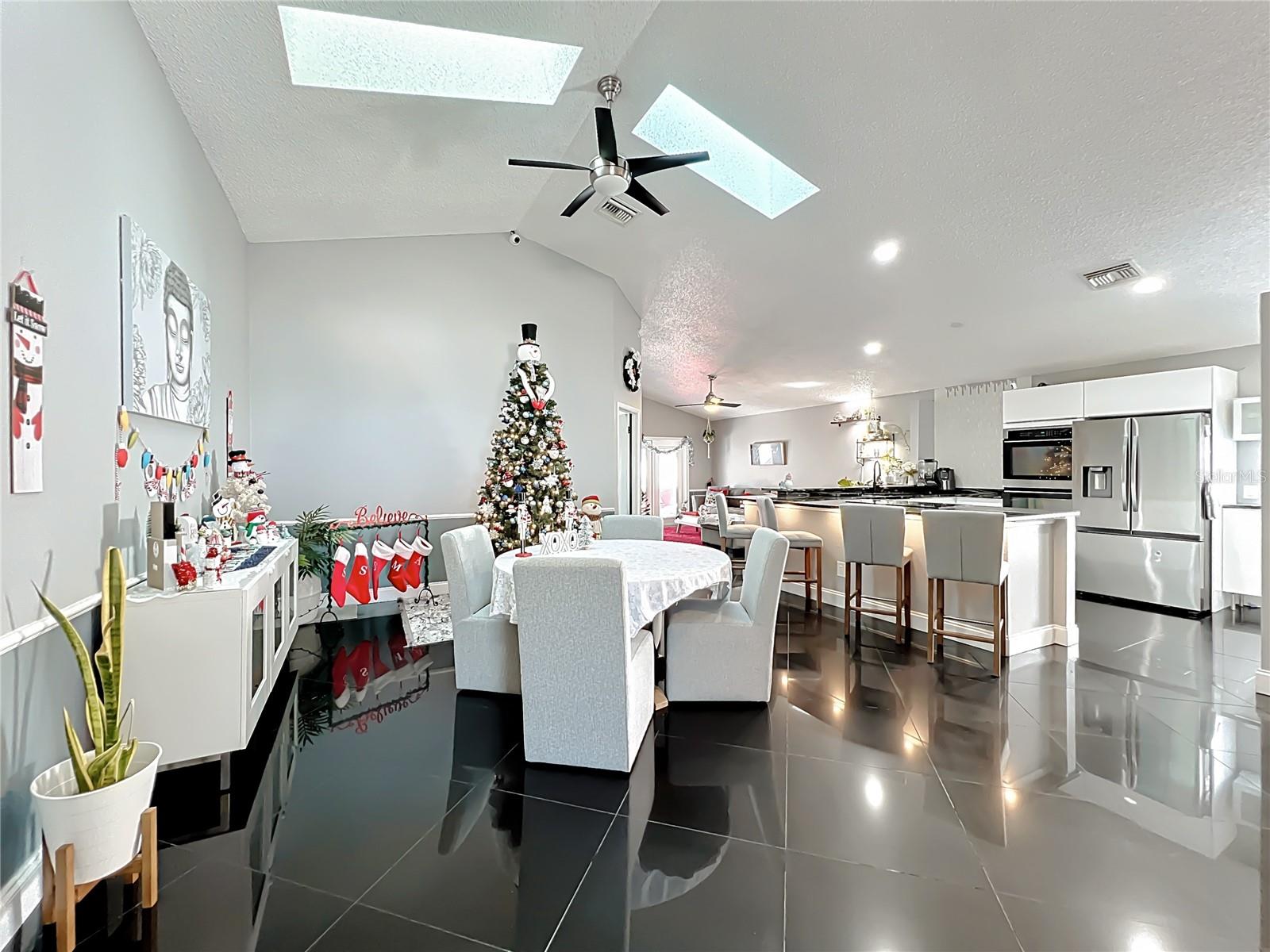 Image 5 of 47 For 2118 Meadowmouse Street