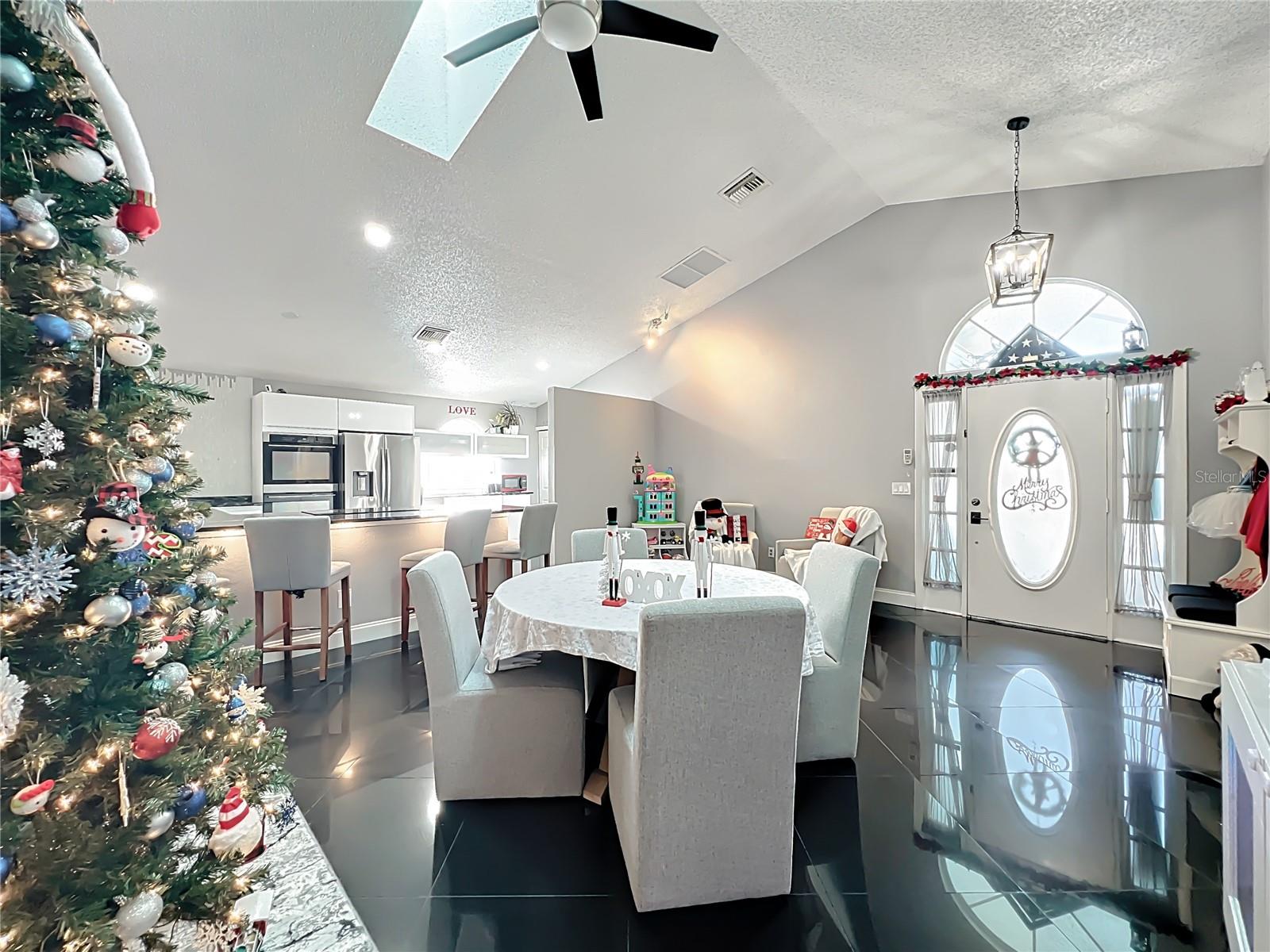 Image 8 of 47 For 2118 Meadowmouse Street