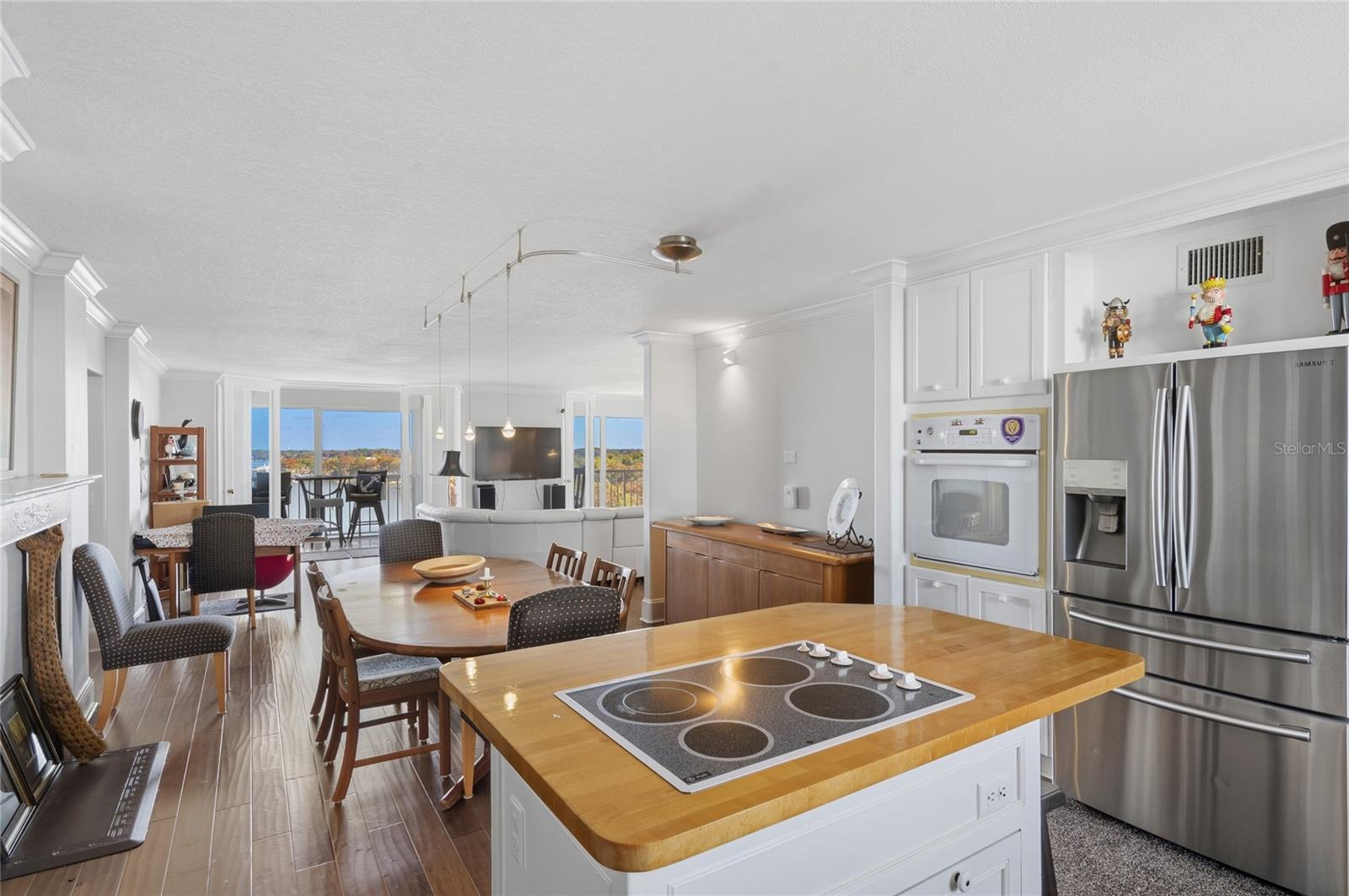 Image 11 of 36 For 1100 Orlando Avenue 956